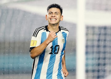 El joven futbolista argentino ha sido uno de los últimos denominados como el "nuevo Messi". El Manchester City pagó más de catorce millones para ficharle procedente de River Plate. Actualmente, juega cedido por el equipo inglés en el C. A. River Plate.