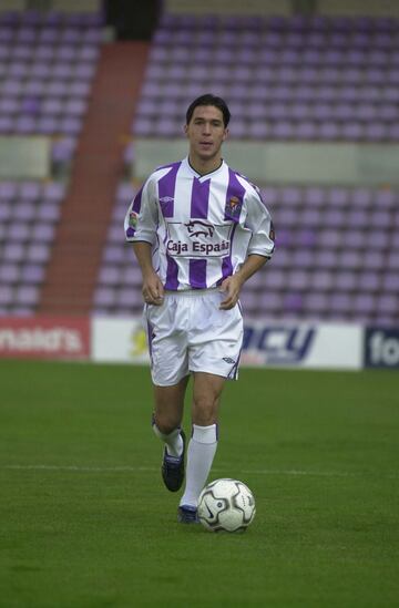 Jug con el Valladolid las temporadas 99/00 y 01/02.