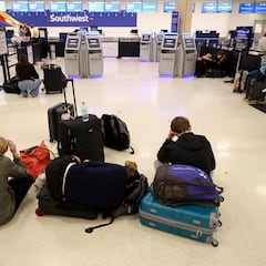 Así puedes reclamar el dinero de tu billete si se canceló tu vuelo durante el ataque de Estados Unidos a Venezuela