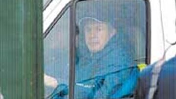 <b>EL CHÓFER</B>. Luis Fernández sigue convencido en conducir al equipo a la salvación.