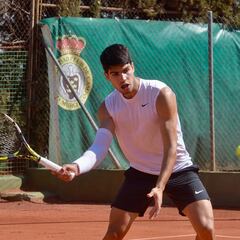 Alcaraz back in training in El Palmar