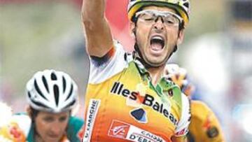 <b>HÉROE AL FIN. </b>Mancebo celebra con rabia su triunfo en la etapa reina de la Vuelta.