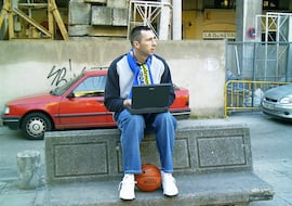 Eric Struelens lucha contra un cáncer de amígdalas