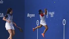 L&iacute;dia Simon, durante su partido de paleta goma en la Copa del Mundo de Front&oacute;n de Valencia.