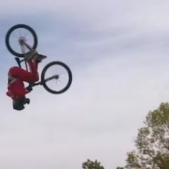 Christian Arehart plancha el primer Quadruple Backflip en MTB