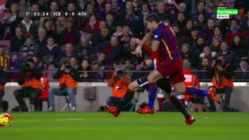 Posible falta previa de Suárez en el penalti de Gorka Iraizoz