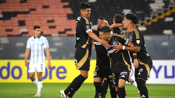 Futbol, Colo Colo vs Racing.
Fase de grupos, Copa Libertadores 2025.
El jugador de Colo Colo Lucas Cepeda, centro, celebra su gol durante el partido de copa libertadores por el grupo E contra Racing disputado en el estadio Monumental en Santiago, Chile.
22/04/2024
Jonnathan Oyarzun/Photosport
Football, Colo Colo vs Racing.
Group stage, Copa Libertadores 2025.
Colo Colo’s player Lucas Cepeda, center, celebrates his goal during the copa libertadores match for group E against Racing at the Monumental stadium in Santiago, Chile.
22/04/2024
Jonnathan Oyarzun/Photosport