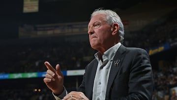 Spurs owner Peter Holt says the team is not going to leave San Antonio, in reaction to rumors that the squad could be relocating to a new home.