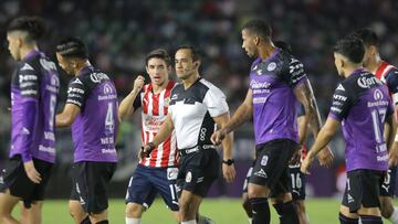 Las polémicas arbitrales en el Mazatlán vs Chivas