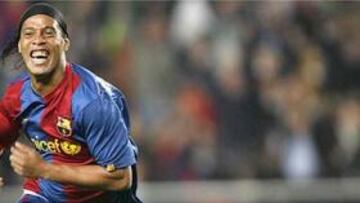 <B>GENIO.</B> Ronaldinho apareció al inicio para despejar el camino del Barcelona hasta octavos de final.