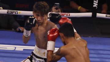 Naoya Inoue y Michael Dasmarinas durante su combate en Las Vegas.