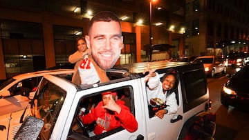 Fans de los Chiefs celebrando el t¨ªtulo en Kansas City.