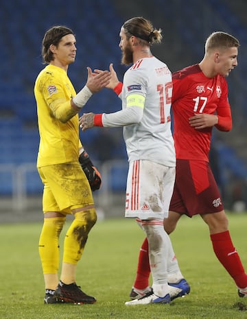 Sergio Ramos y Yann Sommer.