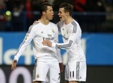 0-1. Cristiano Ronaldo celebra el primer gol con Bale.