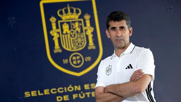 Paco Gallardo posa para AS en la Ciudad del Fútbol de Las Rozas.