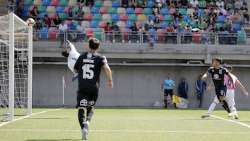 Futbol, Audax Italiano vs Colo Colo.
 Octava fecha, segunda vuelta Campeonato 2019.
 El  jugador de Colo Colo Marcos Bolados disputa el balon con Joaquin Mu&ntilde;oz de Audax Italiano durante el partido de primera division realizado en el estadio Bicentenario La Florida de Santiago, Chile.
 29/09/2019
 Javier Torres/Photosport 
 
 Football, Audax Italiano vs Colo Colo.
 Eigth date, second round Championship 2019.
 Colo Colo&#039;s player Marcos Bolados battles for the ball against  Joaquin Mu&ntilde;oz of Audax Italiano during the first division football match held at  the Bicentenario La Florida stadium in Santiago, Chile.
 29/09/2019
 Javier Torres/Photosport