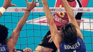 García Torres en una finta.