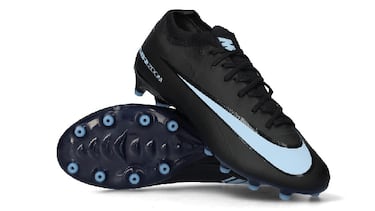 Regala fútbol: la camiseta del Real Madrid con un 20% de descuento lidera el desfile de rebajas de hasta el 60% en botas, sudaderas y zapatillas de Fútbol Emotion