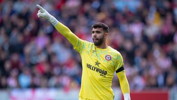 David Raya, jugador del Brentford, durante un partido.