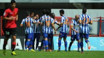 EUFORIA. Los jugadores del Depor celebran el triunfo en Palma.