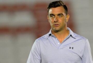 Sólo había dirigido a Nueva Chicago antes de llegar a Palestino, donde logró una histórica clasificación a Copa Libertadores. Dirigió a San Lorenzo y hoy es el técnico campeón con Colo Colo.