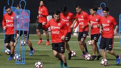 FIFA realiza sorpresivo control de dopaje y retrasa plan en la Roja