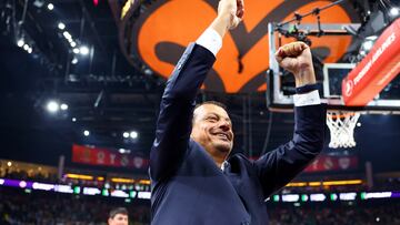 Ergin Ataman, entrenador del Panathinaikos, tras la victoria en las semifinales de la Final Four 2024 ante el Fenerbahçe.