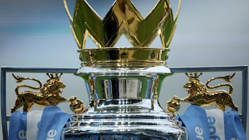 Dos estadios, dos trofeos y un solo campeón en Premier League