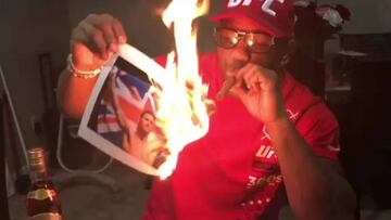 Cruce de cables legendario: ¡quema una foto de su rival y se enciende un puro con ella!