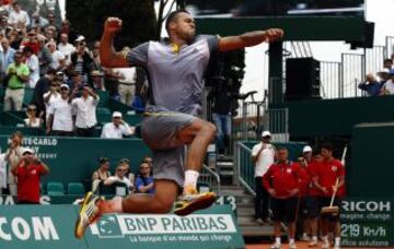 Jo-Wilfred Tsonga, celebra su clasificación para semifinales con una trabajada victoria sobre el suizo Stanislaw Wawrinka.