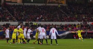 1-1. Giovani anoto el gol del empate en un lanzamiento de libre directo.