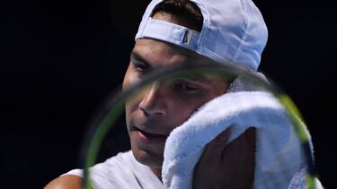 Rafael Nadal, durante un entrenamiento en el O2 Arena.