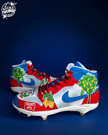 Jugadores del Clásico Mundial de Beisbol 2026 se expresan a través de zapatos personalizados y cinturones