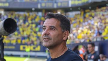 Míchel, durante el partido en Cádiz.