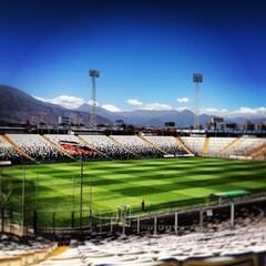 Santiago, bajo un aniversario y el partido ante Colombia
