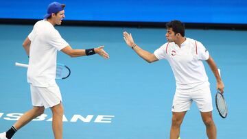 Los chilenos dejaron atrás sus derrotas en singles y mostraron un excelente nivel en el tercer punto del día. Vencieron a los experimentados Mahut y Roger Vasselin.