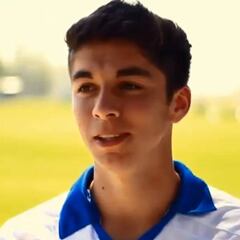 La UC recordó esta entrevista con el fallecido Hugo Alarcón