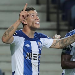 Renovación de Matheus Uribe en Porto va por buen camino