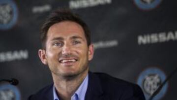 Frank Lampard, exfutbolista del Chelsea, jugará media temporada en el Manchester City.