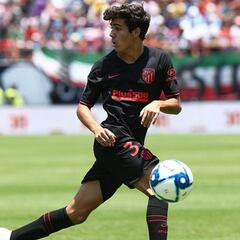 Manu Sánchez, gran destacado del verano, renueva hasta 2023