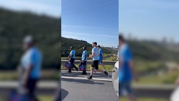 The traffic is so bad getting into Atatürk Olympic Stadium for the UCL final that some Manchester City fans have had to leave their cars and walk.