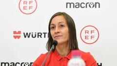 LAS ROZAS (MADRID), 02/09/2022.- La árbitra Guadalupe Porras Ayuso durante la rueda de prensa del Comité Técnico de Árbitros de la Real Federación Española de Fútbol para presentar el Seminario Arbitral Femenino previo al inicio de la competición este viernes en la Ciudad del Fútbol de Las Rozas, Madrid. EFE/ Víctor Lerena
