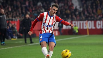 Arnau Martinez is playing in the match between Girona FC and Club Atletico de Madrid for week 19 of the LaLiga EA Sports at Montilivi Stadium in Girona, Spain, on January 3, 2024. (Photo by Joan Valls/Urbanandsport/NurPhoto via Getty Images)