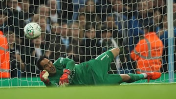 Claudio Bravo fue la gran figura en la clasificación de Manchester City a los cuartos de final de la Copa de la Liga.