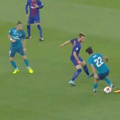 Se habla poco de esto: Isco y su baile 'abusón' a Busquets y Rakitic