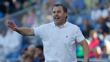 Sergio González, dirigiendo al Cádiz en su encuentro ante el Getafe el pasado sábado.