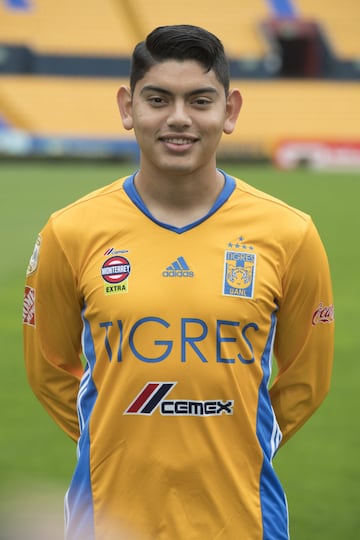 El mediocampista actualmente en el Puebla, jugó en el Villarreal B de La Liga en 2014.