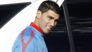 Reyes no viajará a Noruega pero sí podrá jugar el derbi contra el Real Madrid.