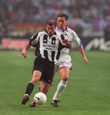 Zidane, entonces en la Juve, y Redondo, en la final de la Copa de Europa Real Madrid-Juventus de 1998.