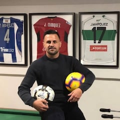 "En el Espanyol me veía de capitán y jugando diez años"